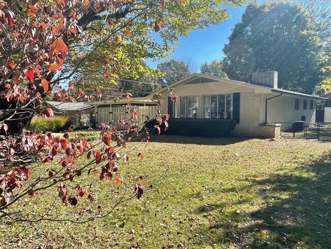 property at 2848 E Eastmoor Dr