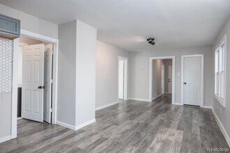 11171 Charlemagne Ave in Detroit, MI - Building Photo - Building Photo