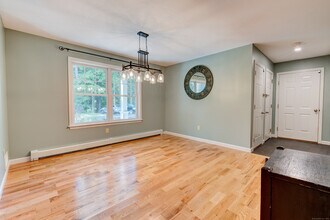 404 Bassetts Bridge Rd in Mansfield Center, CT - Building Photo - Building Photo