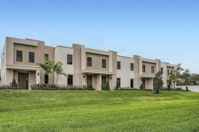 549 NW 17th St in Fort Lauderdale, FL - Building Photo - Building Photo