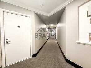 7323 Winnetka Ave, Unit 107 in Los Angeles, CA - Building Photo - Building Photo