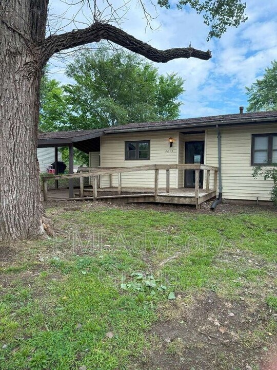 6612 SW Arborglade Ln in Topeka, KS - Building Photo