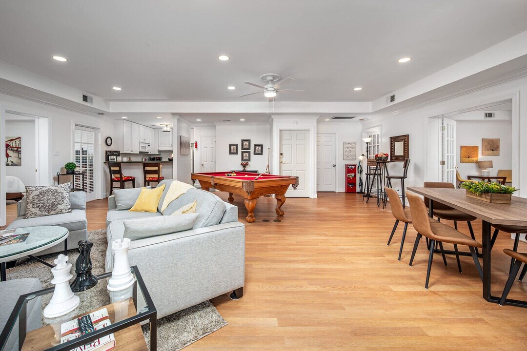 11468 Club Dr in Chapel Hill, NC - Building Photo