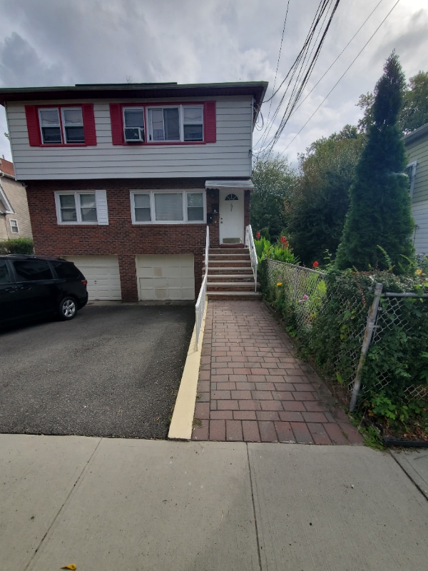 626 Thomas St