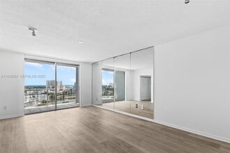 6900 Bay Dr in Miami Beach, FL - Building Photo - Building Photo