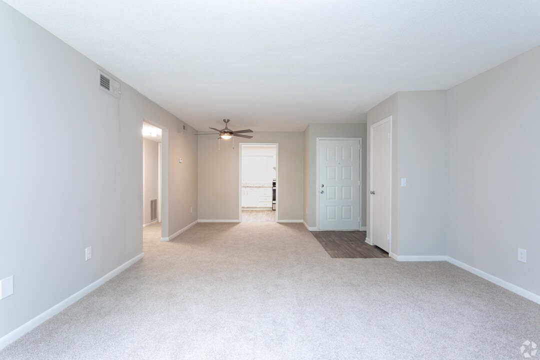 Rosen at North Hills in Raleigh, NC - Building Photo