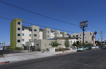 Riverwalk at Reseda in Reseda, CA - Building Photo - Building Photo