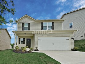 4895 Bridle Path in Douglasville, GA - Building Photo
