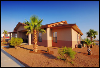 Desert Palms in Las Cruces, NM - Foto de edificio - Building Photo