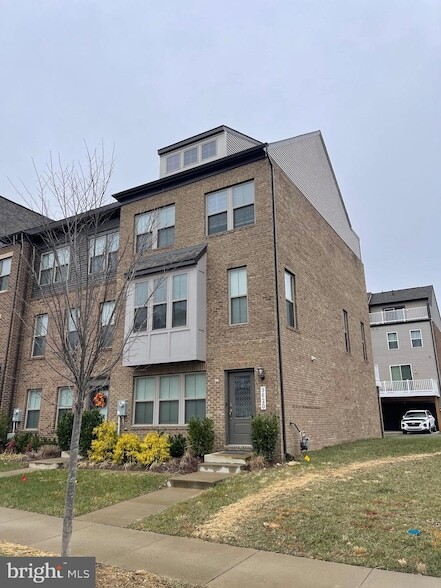 9620 Santa Fe Blvd, Unit 3178-101 in Largo, MD - Building Photo