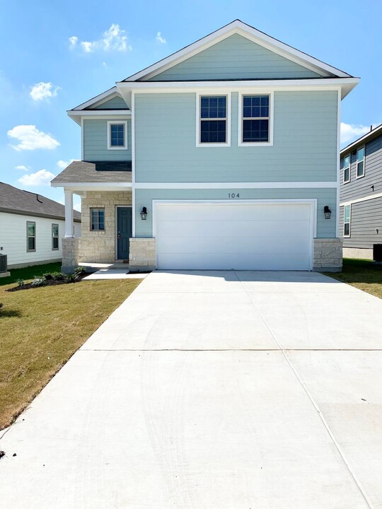 104 Wild Wind Cv in Jarrell, TX - Building Photo