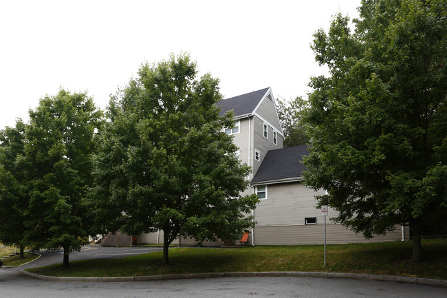 5 Grotto Glen Rd in Jamaica Plain, MA - Foto de edificio - Building Photo