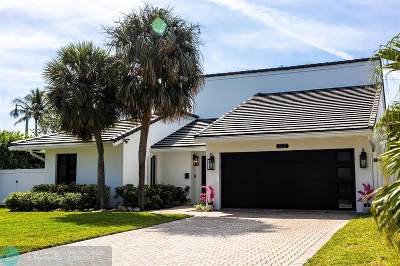 222 N Tradewinds Ave in Lauderdale-by-the-Sea, FL - Building Photo