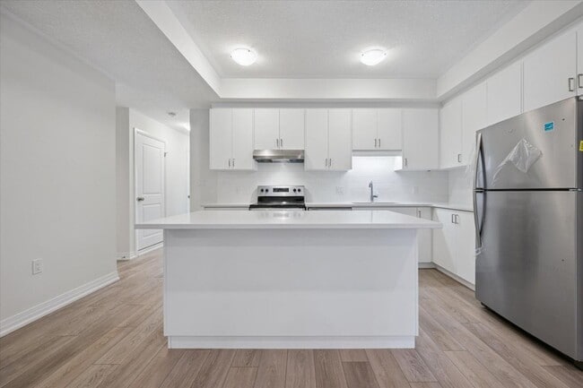 61 Reverie Way in Kitchener, ON - Building Photo - Building Photo