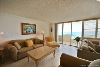 3180 S Ocean Dr, Unit 1204 in Hallandale Beach, FL - Building Photo - Building Photo
