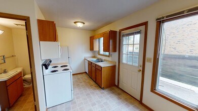 1004 26th St in Ames, IA - Building Photo - Building Photo