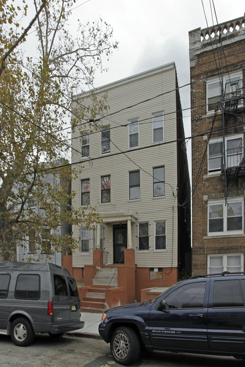 13 Marion Pl in Jersey City, NJ - Building Photo