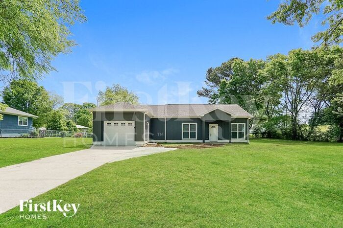 1137 2nd Ave S in Pleasant Grove, AL - Building Photo