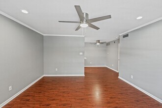 2350 Bering Dr in Houston, TX - Building Photo - Building Photo