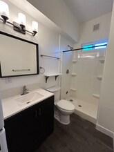 3467-71 Luna Ave in San Diego, CA - Foto de edificio - Building Photo