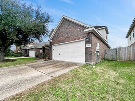10006 Wood Leaf Ct in Baytown, TX - Building Photo