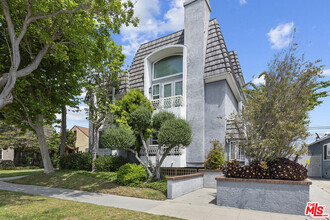 2638 S Barrington Ave in Los Angeles, CA - Building Photo - Building Photo