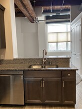 373 Spencer St-Unit -Apt. 305 in Syracuse, NY - Building Photo - Building Photo