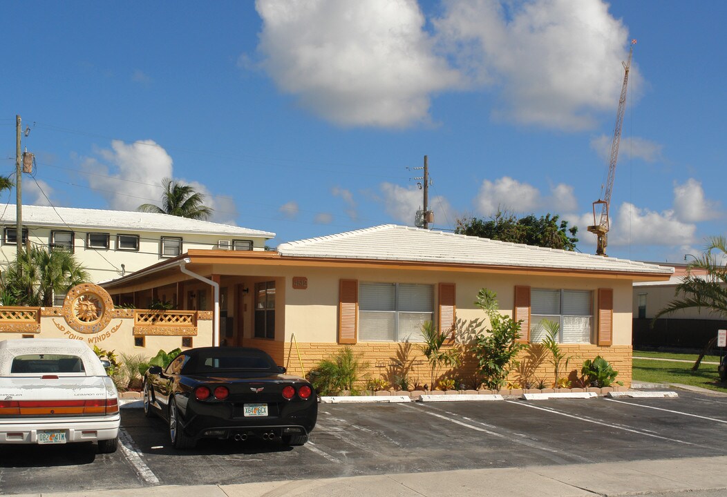 Quarter Apartments in Fort Lauderdale, FL - Building Photo