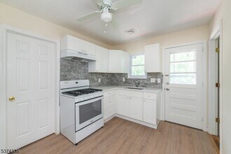 18 Pleasant View Ave in Bloomingdale, NJ - Building Photo - Building Photo
