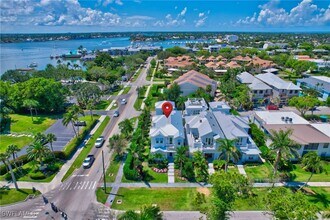 888 10th Ave S in Naples, FL - Building Photo - Building Photo