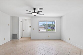 106 NW Curtis St in Port St. Lucie, FL - Building Photo - Building Photo