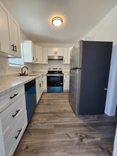 Cloisters and Foxfire Apartments in High Point, NC - Building Photo - Building Photo