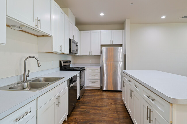 Towne Oaks I Apartments in Austin, TX - Building Photo - Interior Photo