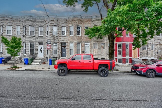 property at 2009 N Fulton Ave