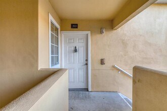 1130 Villagio Cir in Sarasota, FL - Building Photo - Building Photo