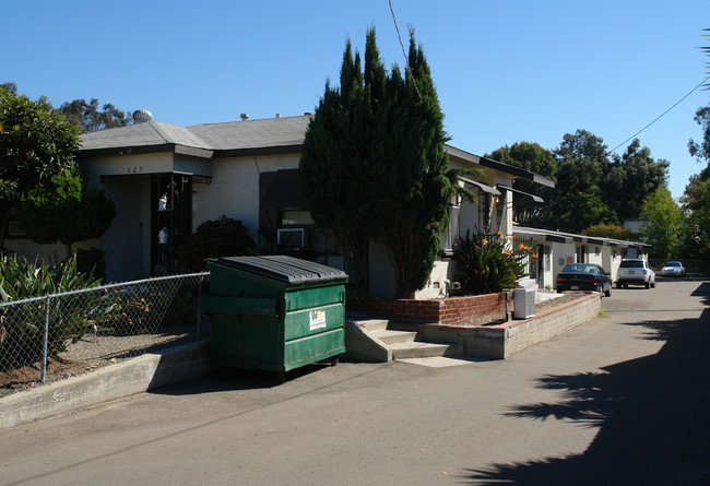 Mark Ix Apartments in El Cajon, CA - Building Photo - Building Photo