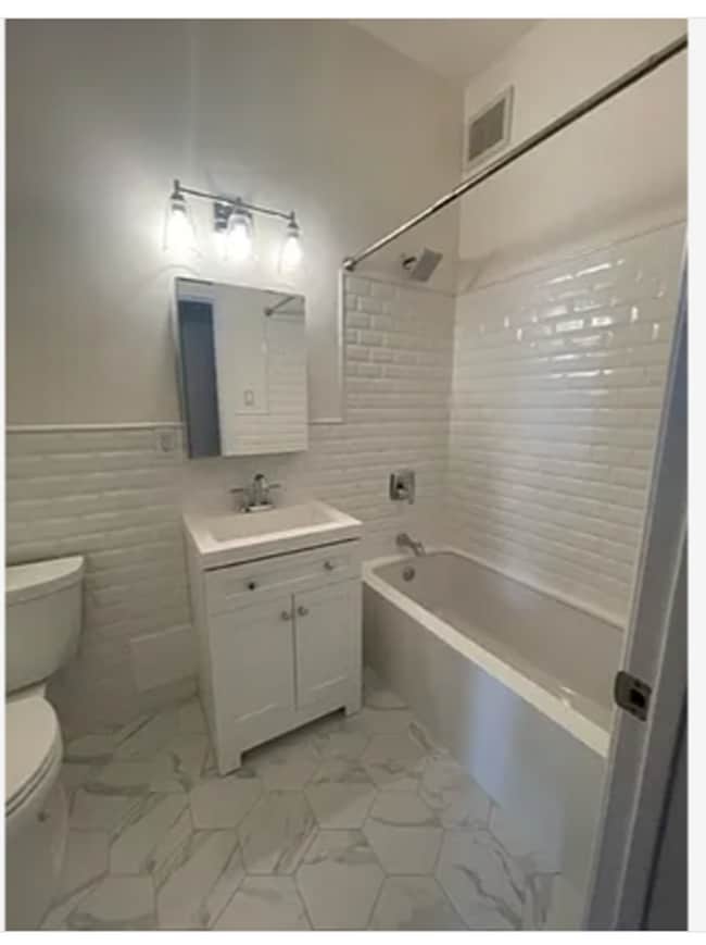 129 Saint Marks Pl, Unit 2 Floor