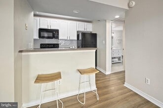 12157 Penderview Terrace in Fairfax, VA - Building Photo - Building Photo