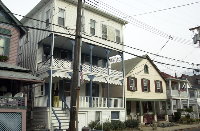 33 Atlantic Ave in Ocean Grove, NJ - Building Photo - Building Photo