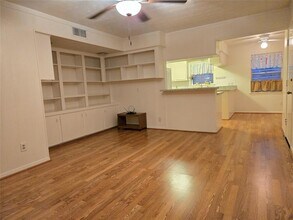 8918 Mobud Dr in Houston, TX - Building Photo - Building Photo