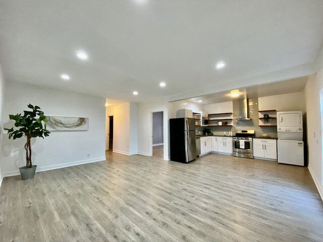 property at 1217 N Virgil Ave