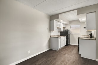 Alderman Park Apartments in Jacksonville, FL - Building Photo - Building Photo