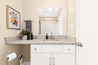 27850 Gratiot Ave, Unit SI ID1032348P in Roseville, MI - Building Photo - Building Photo