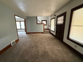 1172 McKinley St NE in Warren, OH - Building Photo - Building Photo