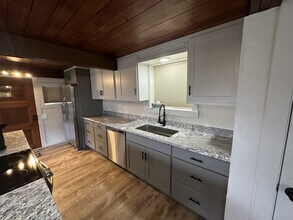 3025 Bailey Ln in Eugene, OR - Building Photo - Building Photo