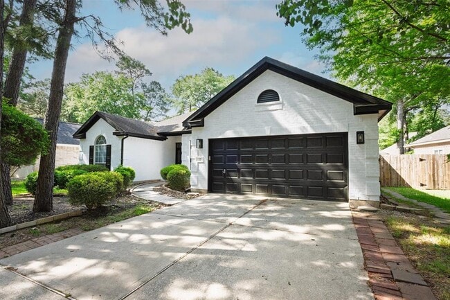 property at 22 S Lace Arbor Dr