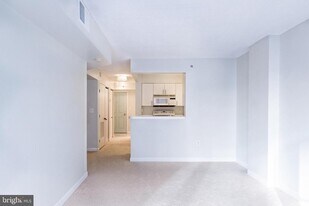 601 Pennsylvania Ave NW in Washington, DC - Building Photo