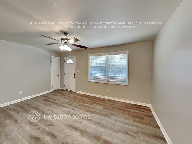 2182 Chestnut Log Loop, Unit 105 in Lithia Springs, GA - Foto de edificio - Building Photo