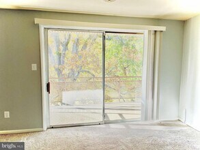 10320 ROCKVILLE PIK in Rockville, MD - Building Photo - Building Photo