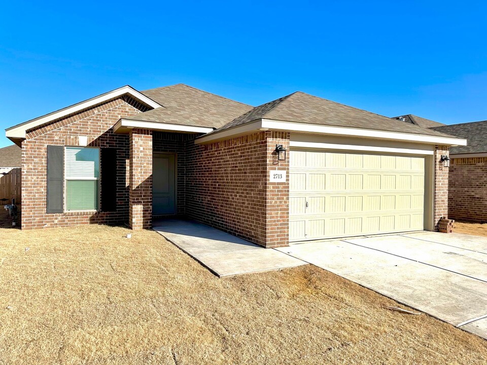 2713 Trenton Ave in Lubbock, TX - Building Photo